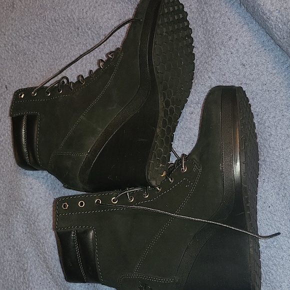 BOOTS - Picture 5 of 5